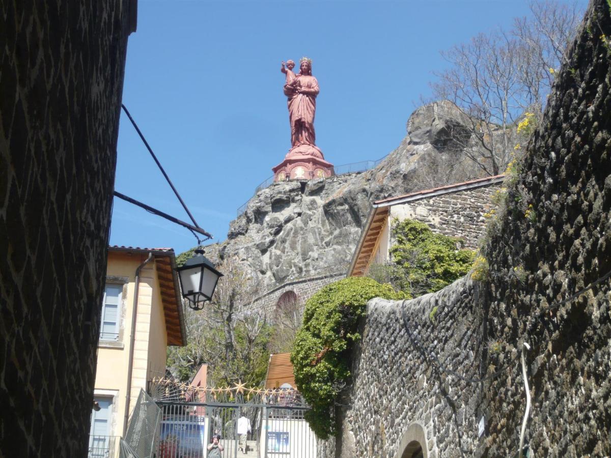 Апартаменты Le Petit St Jacques Le Puy-en-Velay Экстерьер фото